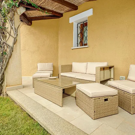 Mazzini Apartment-by And Service Apartmán *