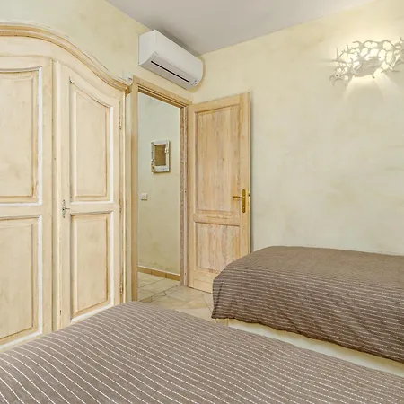 Mazzini Apartment-by And Service *