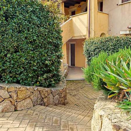 Mazzini Apartment-by And Service Apartmán