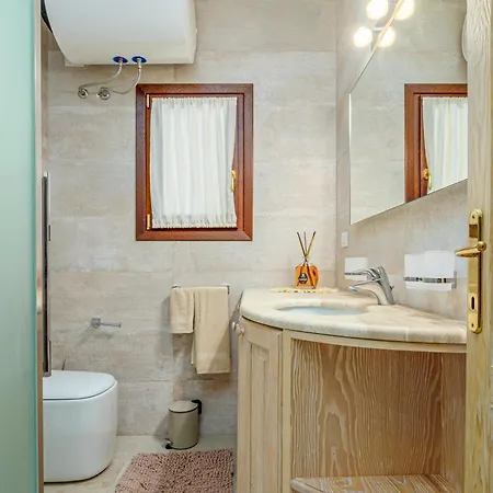 Mazzini Apartment-by And Service Apartmán Golfo Aranci