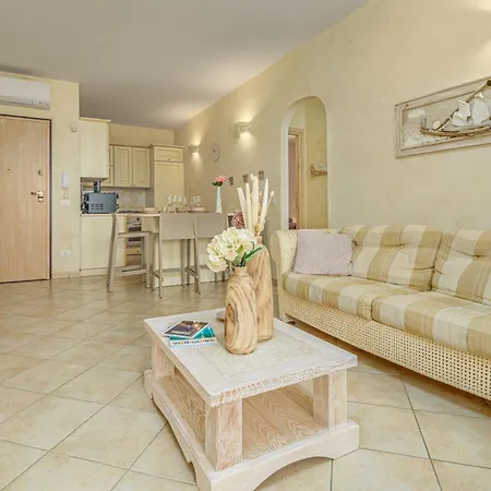 Mazzini Apartment-by And Service * Golfo Aranci