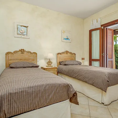 Mazzini Apartment-by And Service Apartmán Golfo Aranci